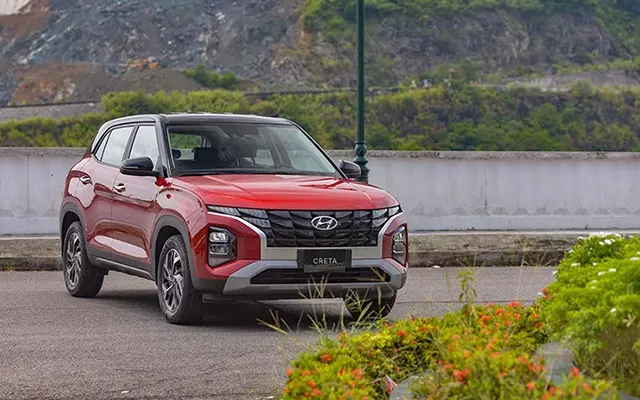 Hyundai Creta sở hữu ngoại hình khiến nhiều người nhầm tưởng “đàn anh” Tucson với thiết kế trẻ trung, hiện đại.