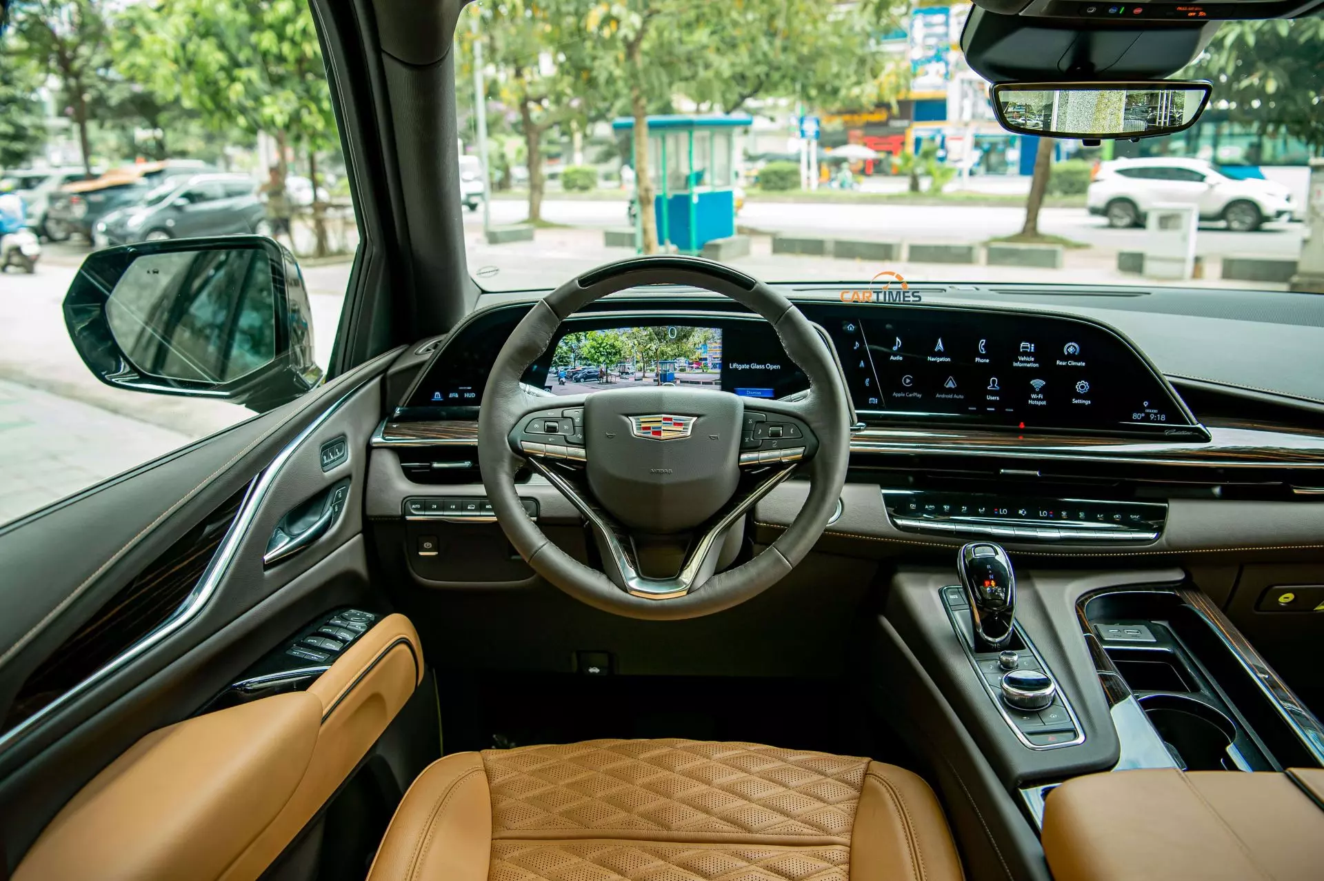 Vị trí người lái xe Cadillac Escalade 2022 phiên bản Premium Luxury