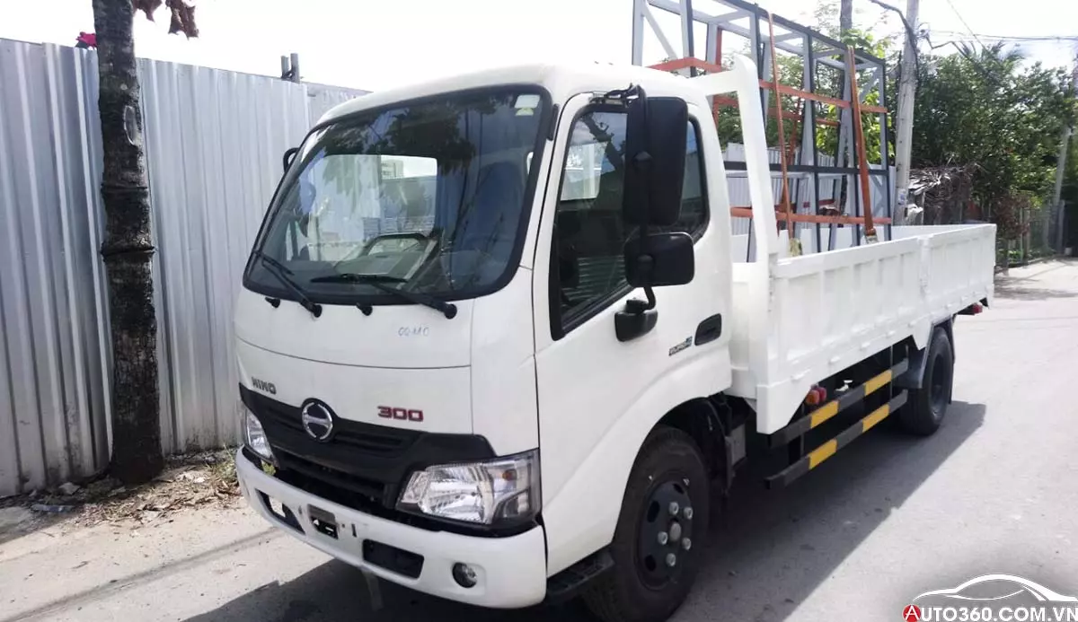 HINO XZU650L 1.9 TẤN THÙNG LỬNG