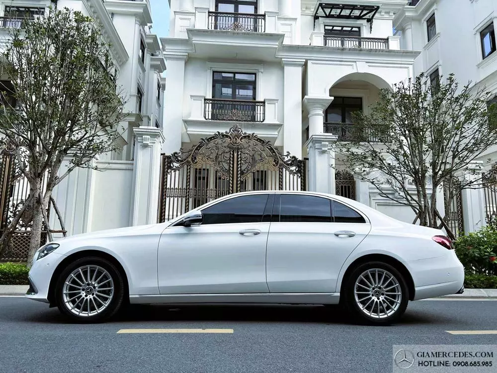 Thân xe Mercedes E200 Exclusive cũ