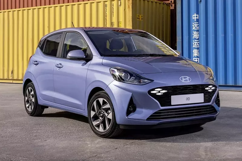 Hyundai Grand i10 2024 giữ nguyên thông số kích thước và phong cách thiết kế hiện đại, trẻ trung.