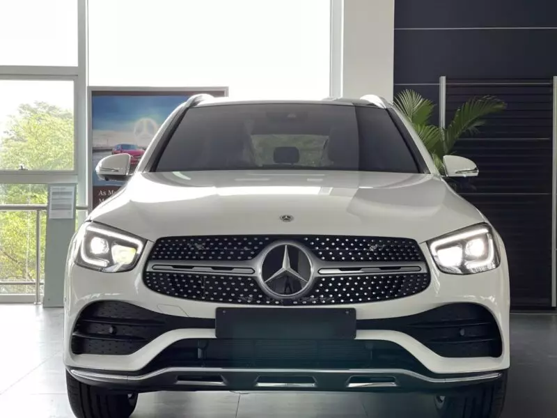 Mercedes-Benz GLC 300 AMG là chiếc SUV hạng sang khó bị đánh bại tại Việt Nam.