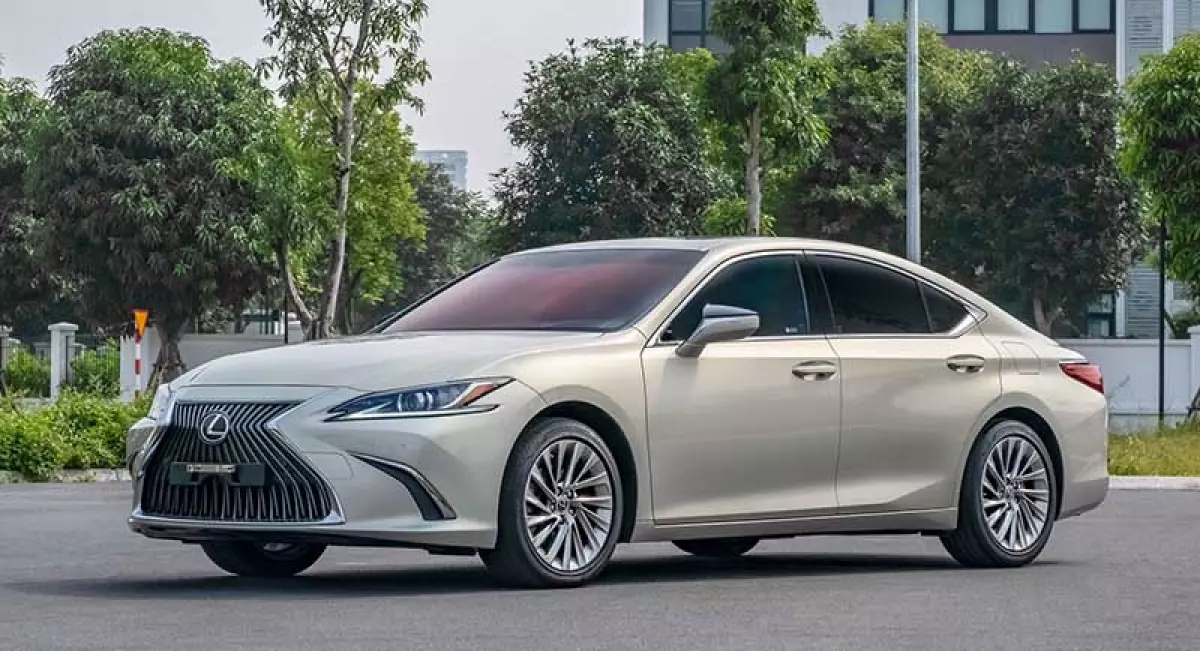 Bảng giá Lexus ES 250 lướt phụ thuộc vào rất nhiều yếu tố