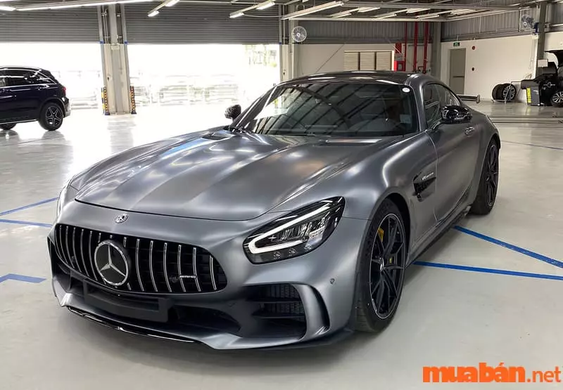 Mercedes-AMG GT R