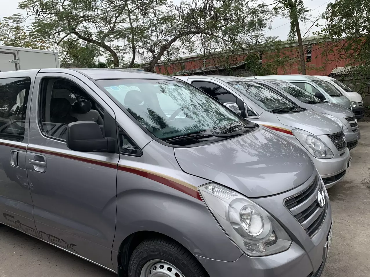 Có nên mua xe Hyundai Starex cũ