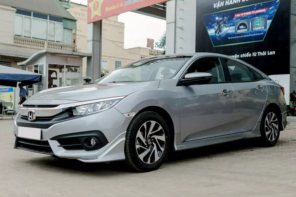 Xe 4 chỗ Honda Civic