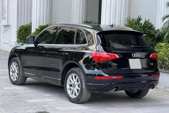 Audi Q5 2012 là mẫu xe rất được lòng đại gia Việt nhờ sở hữu thiết kế hiện đại, lịch lãm