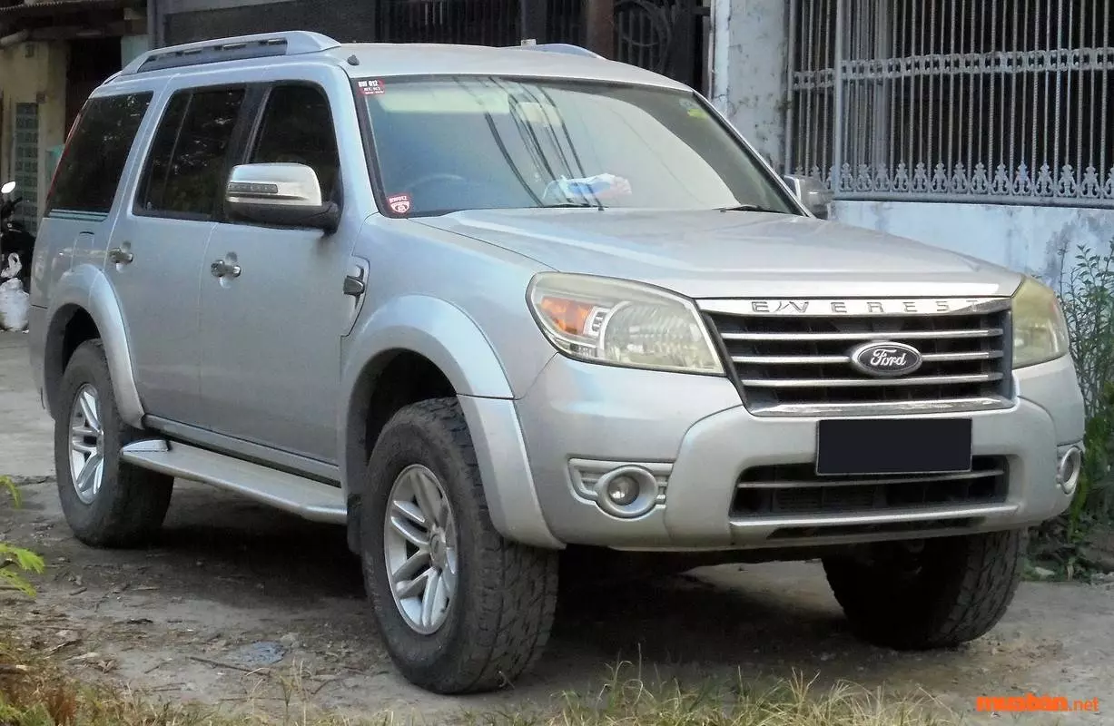 Xe Ford Everest cũ 2010