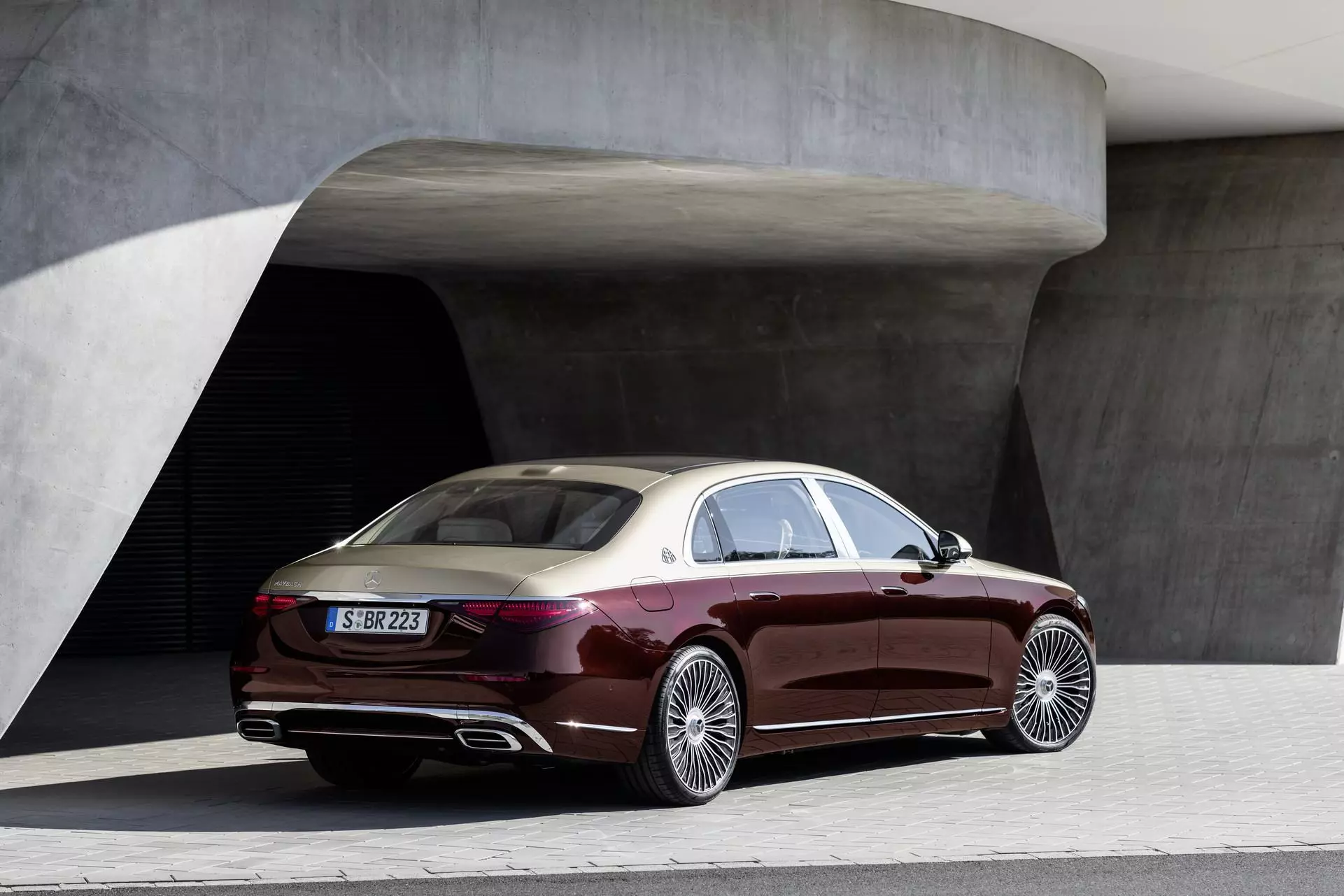 Duoi-xe-Mercedes-Maybach-S-Class-2021-muaxegiatot-vn