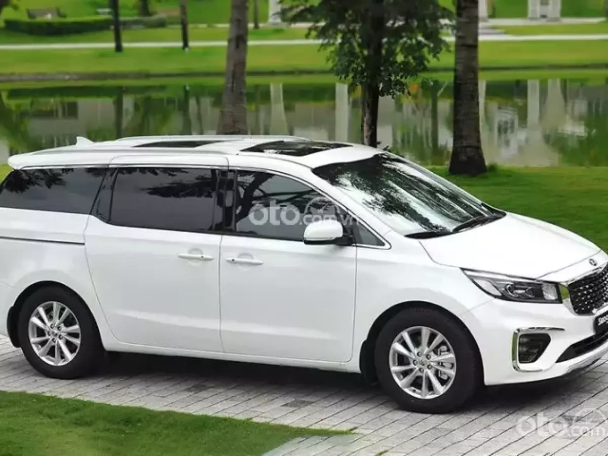 Cập nhật giá xe Kia Sedona 2019 hiện nay.