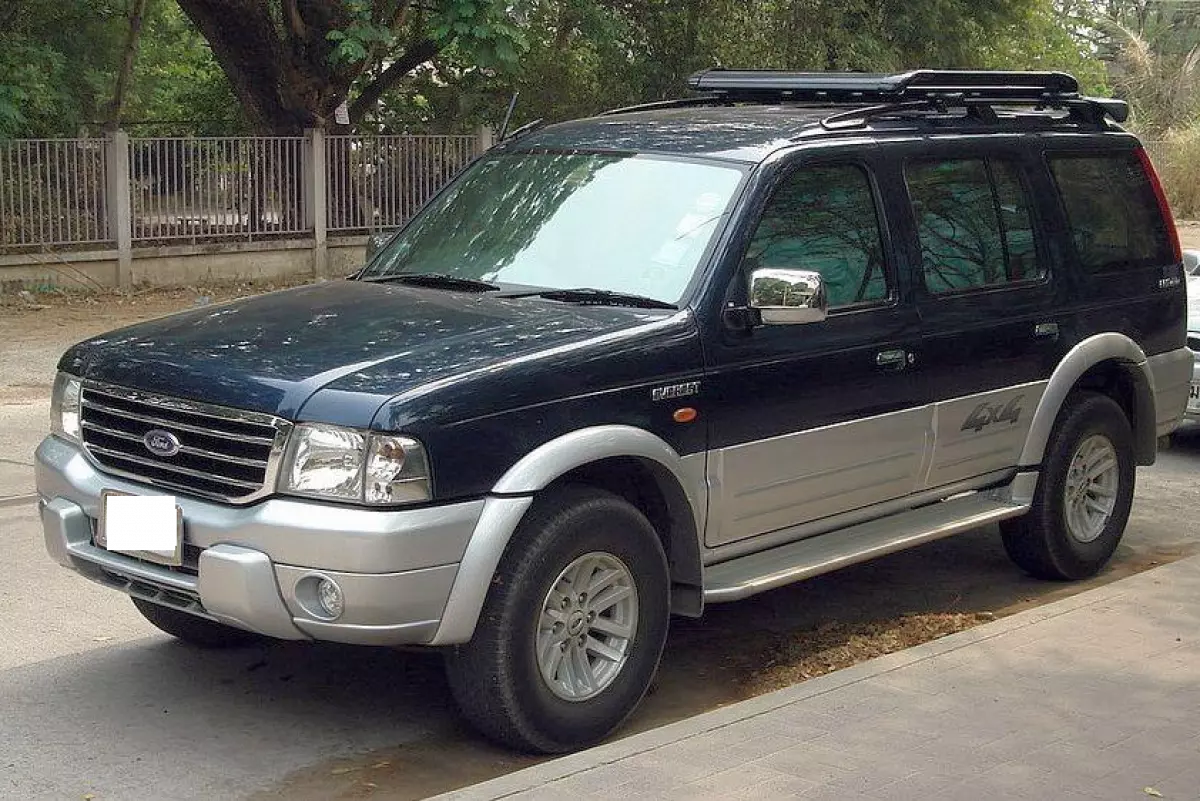 Xe Ford Everest và 13 năm mệt mỏi đuổi theo Toyota Fortuner