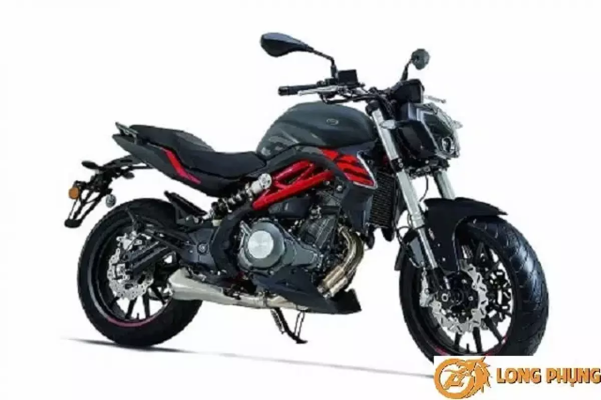 thay nhớt cho xe Benelli 302S là 2.6 lít và 2.8 lít