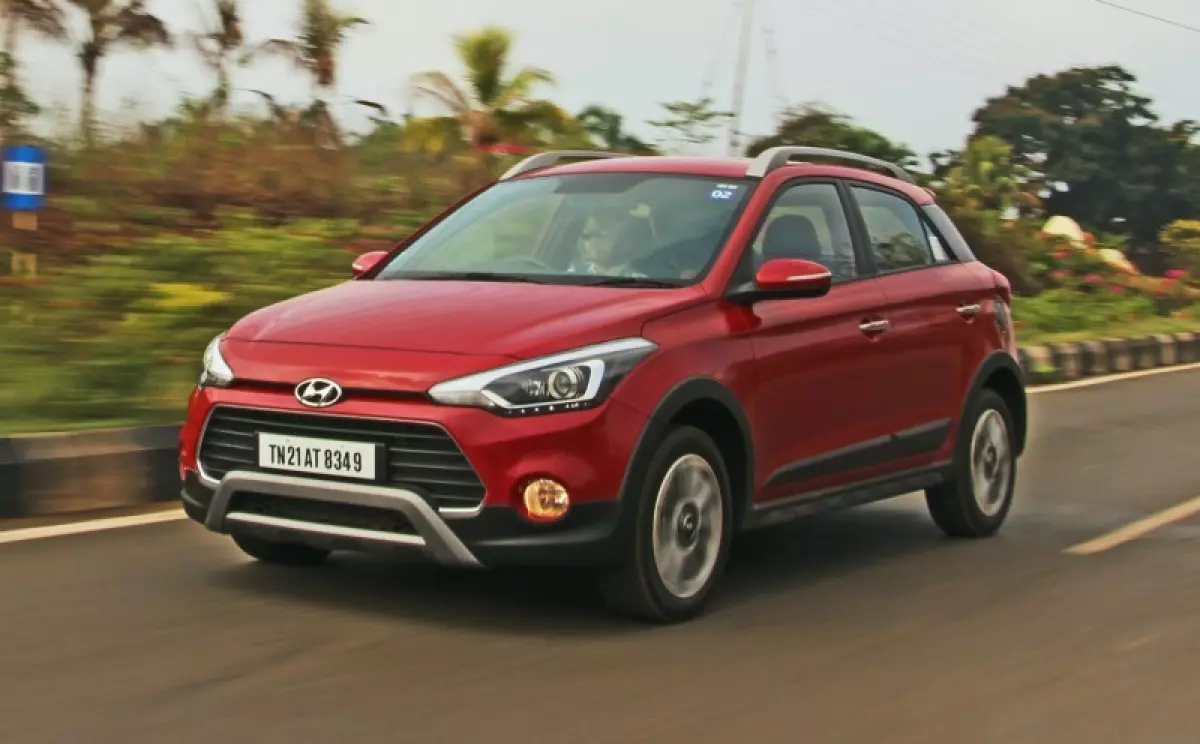 Đánh giá Hyundai i20 Active 2015