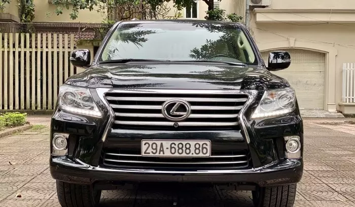 Động cơ của Lexus LX570 2012