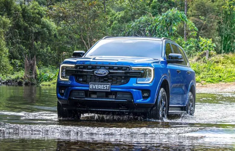 Trang bị ngoại thất trên mẫu Ford Everest 2024 khá phong phú và phù hợp với mức giá trên 1 tỷ đồng