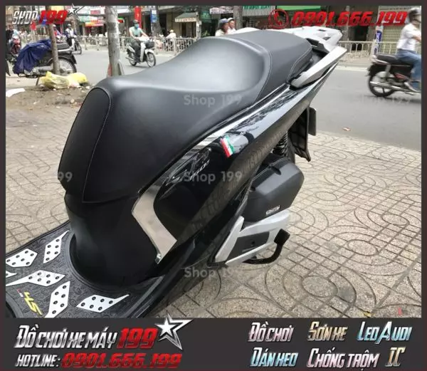 Image of gắn kiếng che gió Thailand cho Honda SH 2018 2019 2020 125 150 giá rẻ ở Sài Gòn