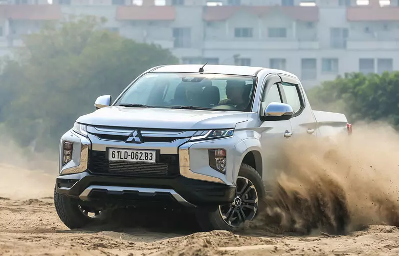 Hình ảnh xe Mitsubishi Triton đang bán tại Việt Nam