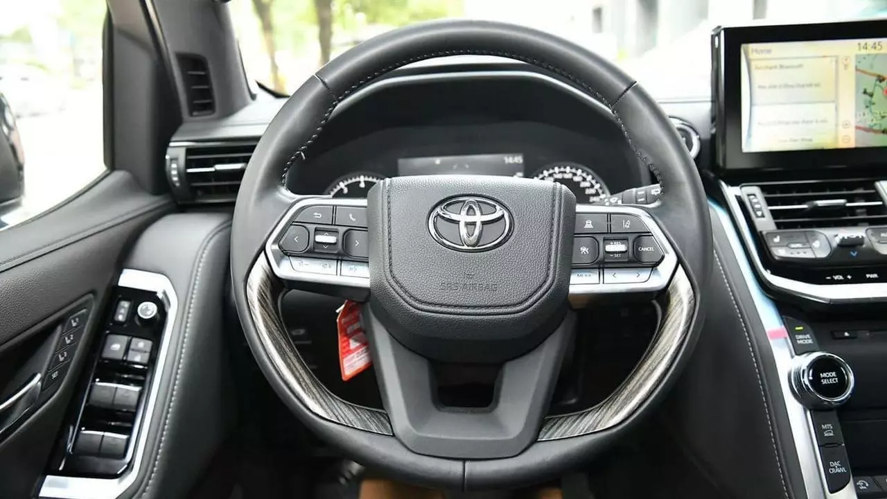 Vô lăng Toyota Land Cruiser 2023