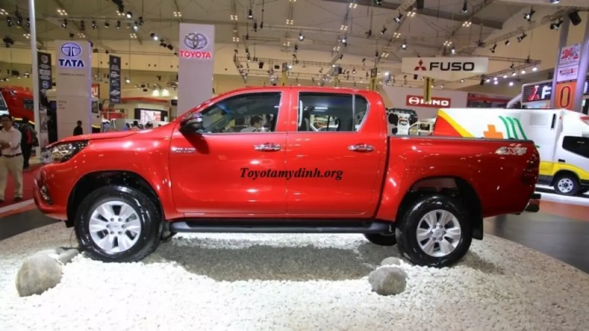 Hilux 2.8G-AT-2 cầu