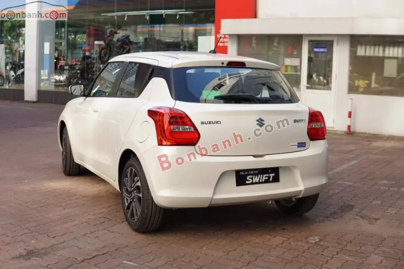 Đuôi xe Suzuki Swift 2024