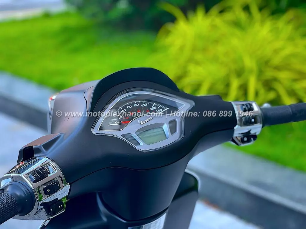 Màn hình hiển thị LCD trên Vespa Sprint S 150 sắc nét