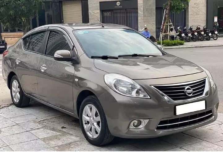 Nissan Sunny được xem là một gợi ý tốt với những ai đang tìm mua xe cũ giá khoảng 300 triệu đồng.