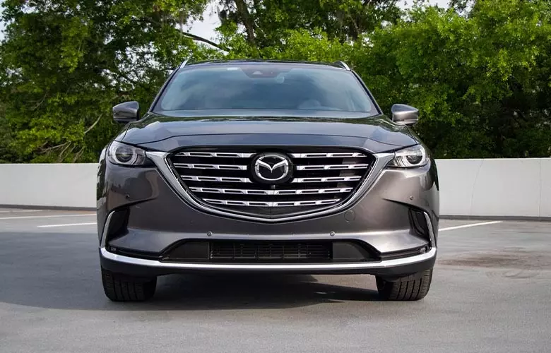 Đầu xe Mazda CX-9 2023 nổi bật với lưới tản nhiệt mới