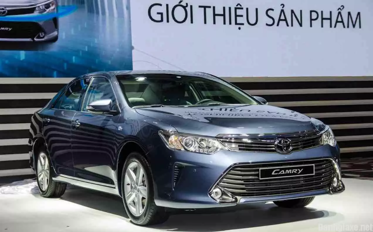 Toyota Camry 2017 có gì mới? Giá xe Camry 2017 bao nhiêu?