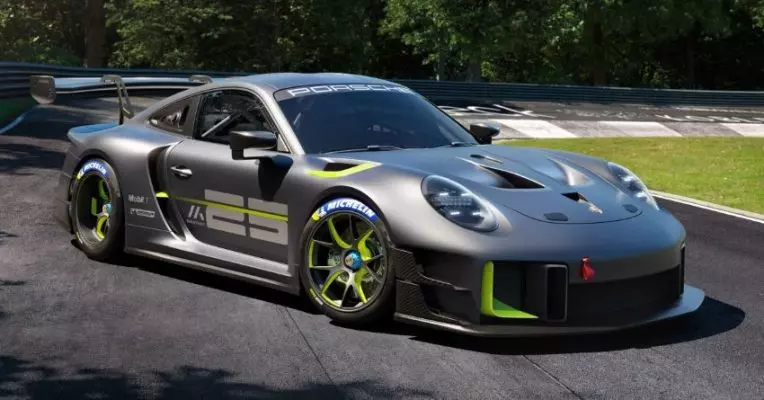 Porsche 911 GT2 RS