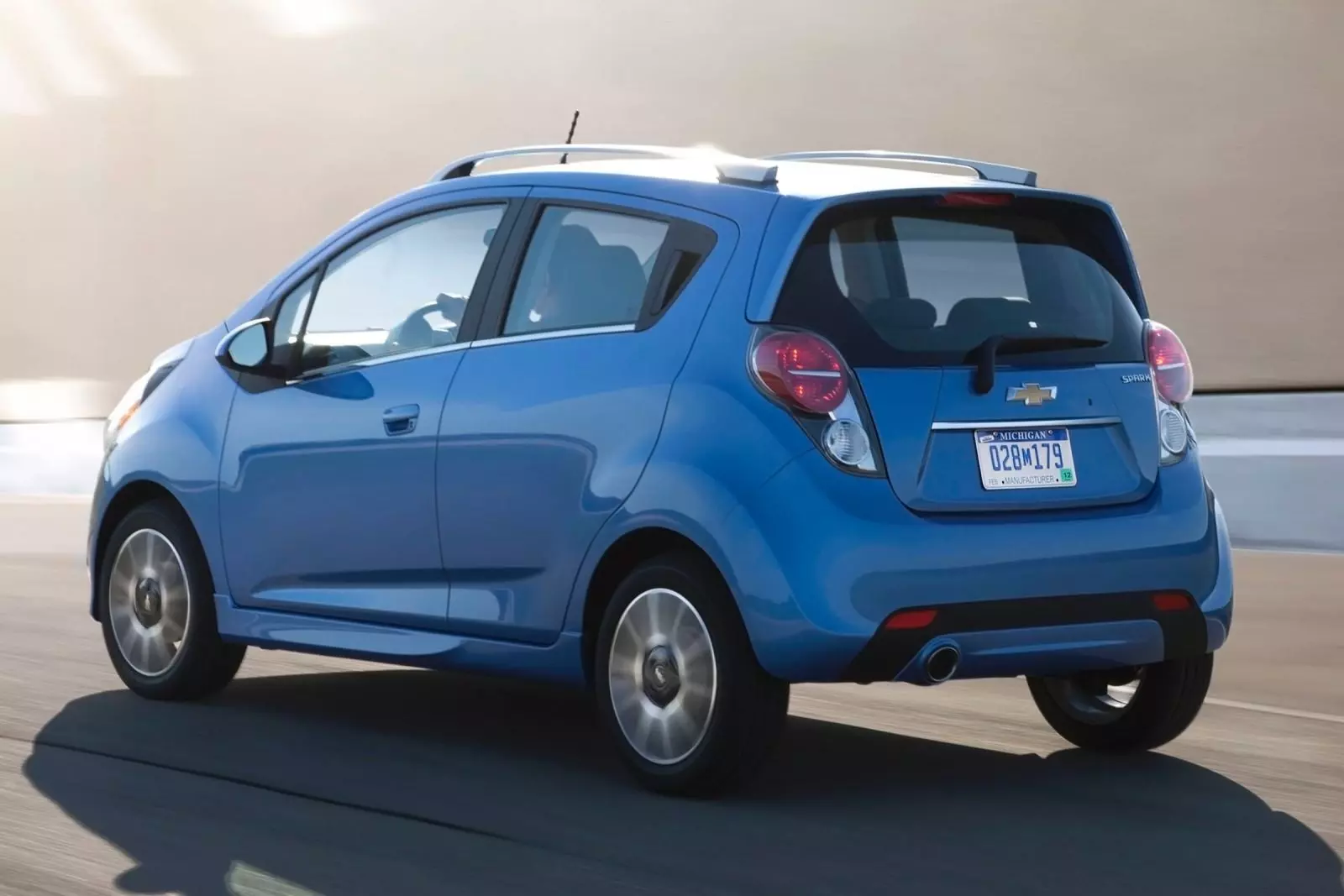 Cận cảnh ngoại thất Chevrolet Spark 2015