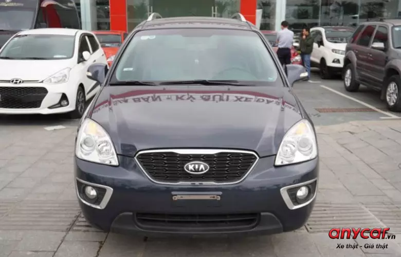 Thiết kế đầu xe của Kia Carens