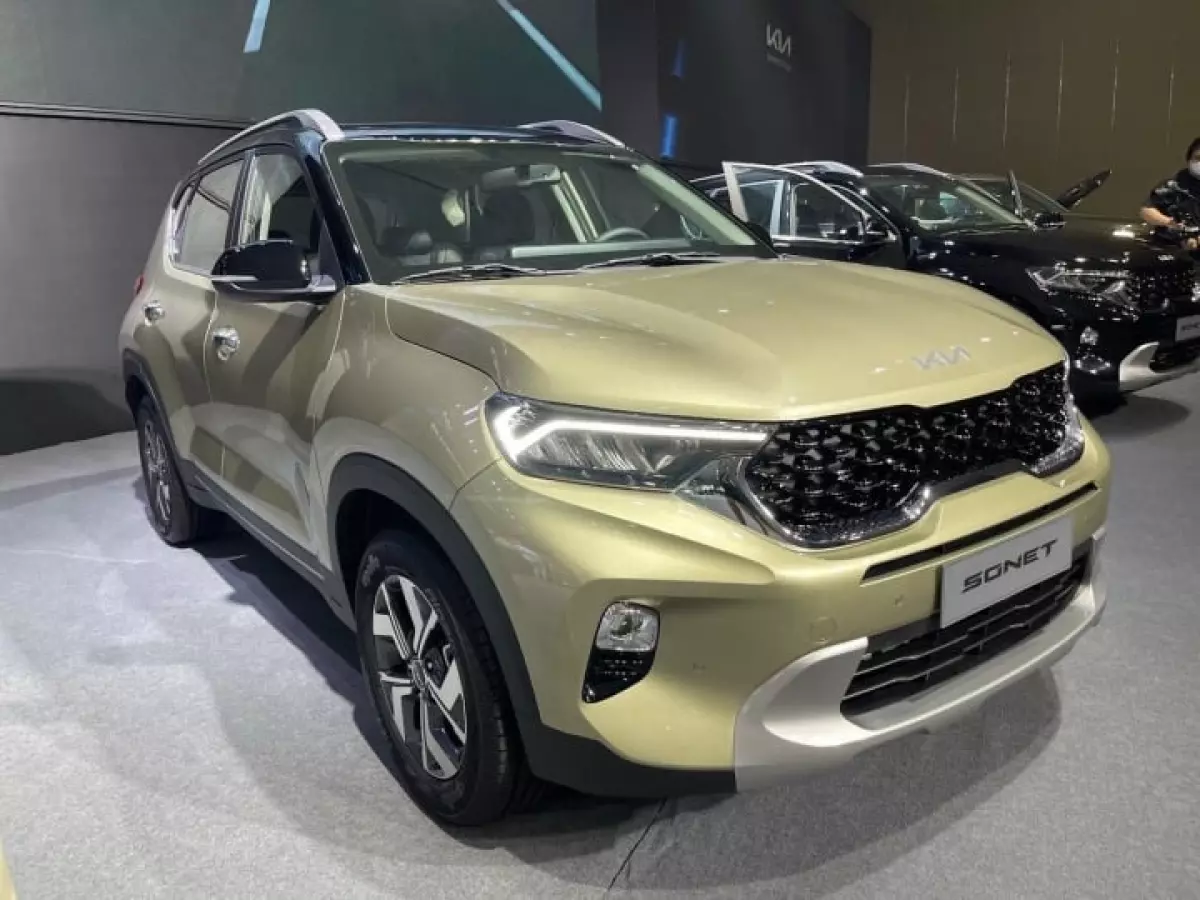 Kia Sonet 2021 là mẫu xe được nhiều khách hàng Việt Nam ưa chuộng. (Ảnh: thanhnien.vn)