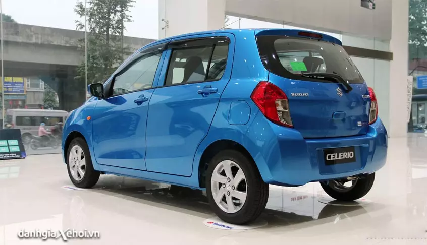 Suzuki Celerio 2024: Không gian hàng ghế sau