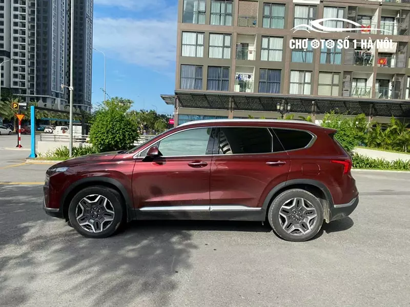 Hình ảnh xe ô tô cũ Hyundai Santafe 2022 nhìn từ bên hông