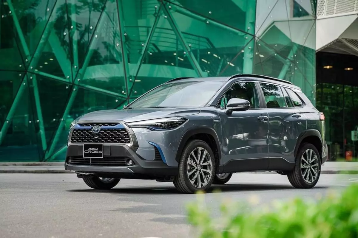 Toyota Corolla Cross 2020 tích hợp các công nghệ vận hành tiên tiến và an toàn 