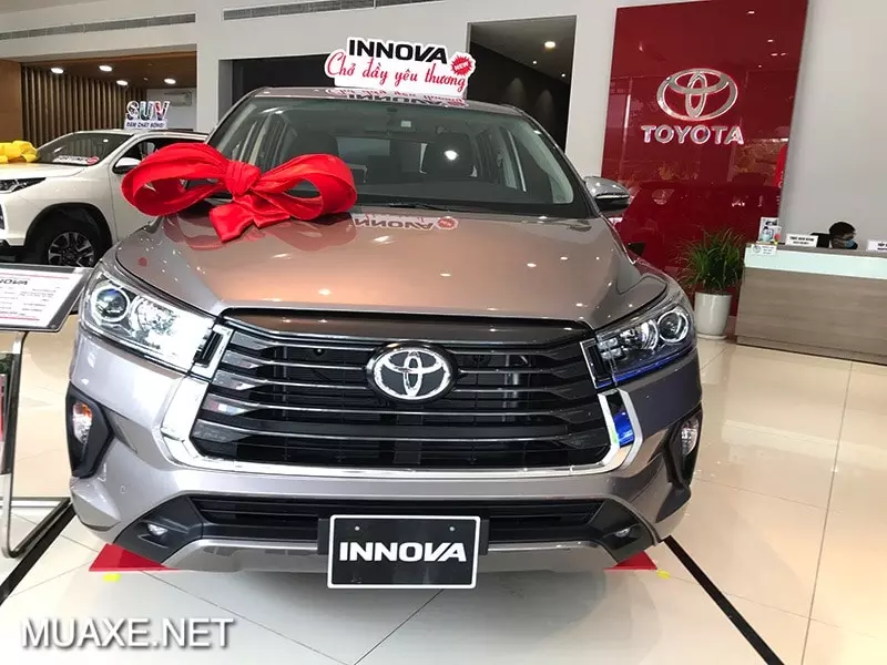 Đầu xe toyota innova 2.0G 2020