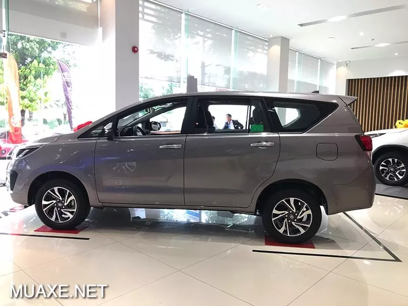 Thân xe Innova 2.0G