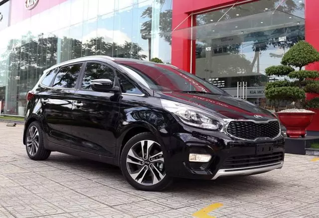 Kia Rondo -  Mẫu xe 7 chỗ cũ đáng cân nhắc