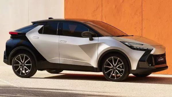 Toyota C-HR 2023 tổng quát