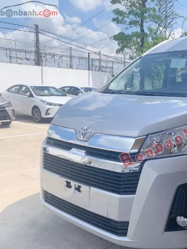   Toyota Hiace