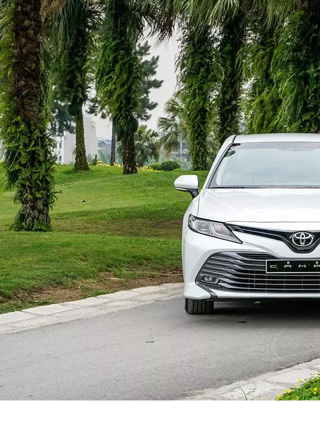   Giá lăn bánh xe Toyota Camry 2019 vẫn cao nhất phân khúc sedan hạng D