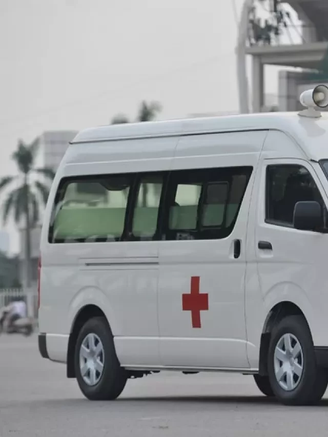   Xe cứu thương Toyota Hiace cũ