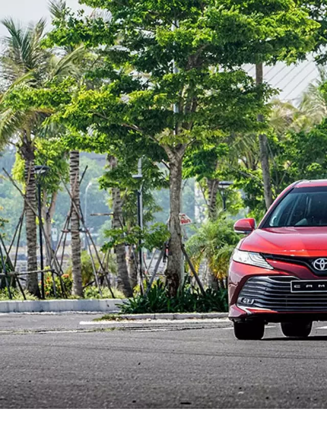   Giá xe Toyota Camry 2019 cũ tháng 12/2023