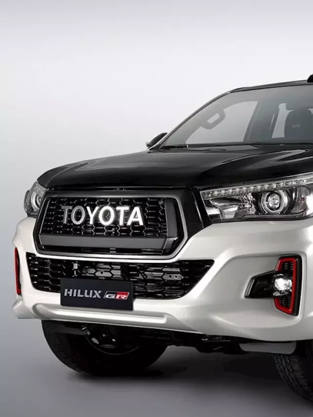   Toyota Hilux 2.4 4X2 MT - Một Chiếc Xe Bán Tải Siêu Rắn Chắc