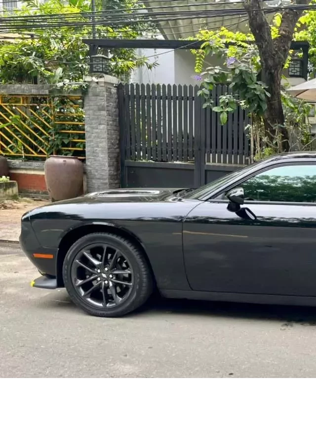   Xe cơ bắp Mỹ, Dodge Challenger biển đẹp chạy lướt 2 năm rao giá 3,7 tỷ đồng