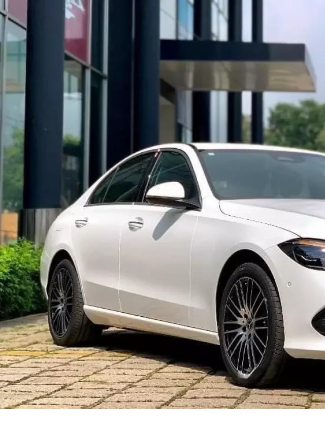   Xe sang đua giảm giá, Mercedes C-Class hạ sâu đến 110 triệu đồng